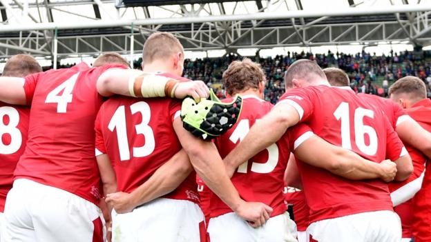 Coronavirus: Wales and regional rugby players to take 25% pay cut