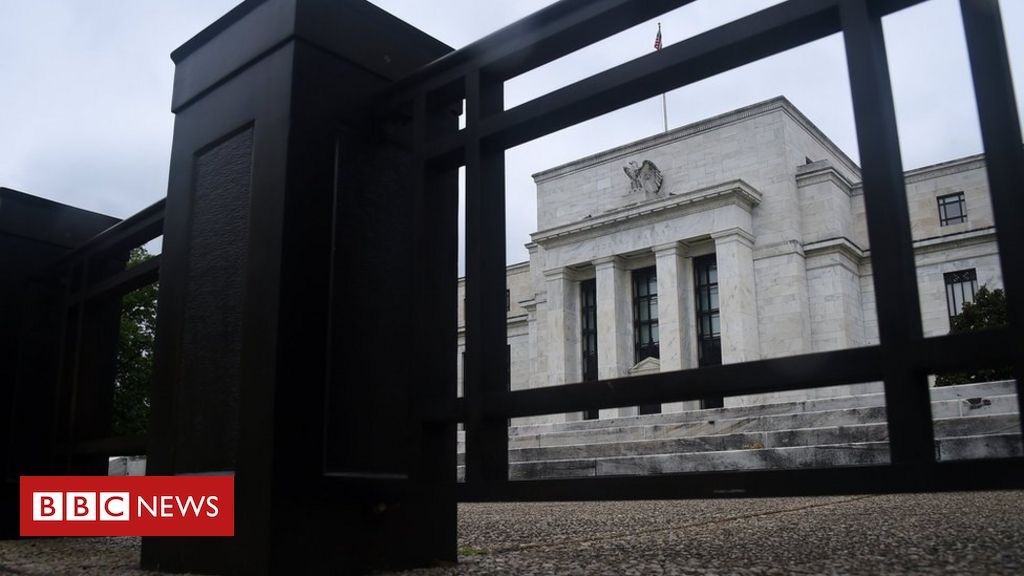 Fed acts to keep banks 'prudent' amid virus risks